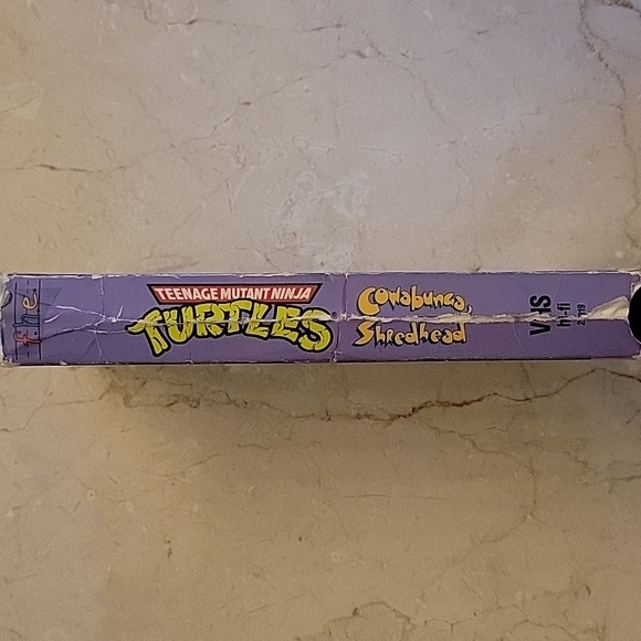 Family Home Entertainment Presents Teenage Mutant Ninja Turtles VHS Tape - Picture 3 of 6
